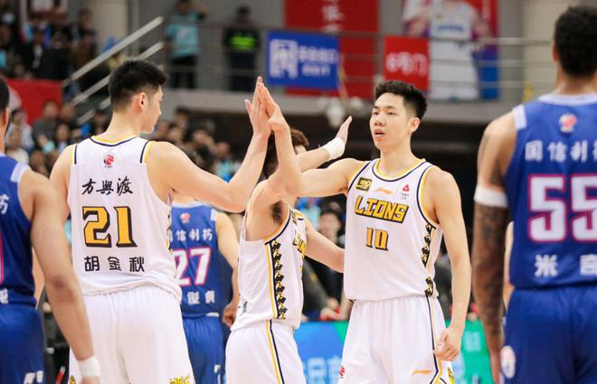 CBA山西队最新科技装备概览，球队最新情况揭秘